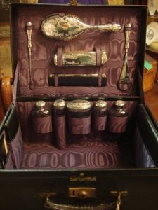 Serpentine Antiques -  - Vanity Case
