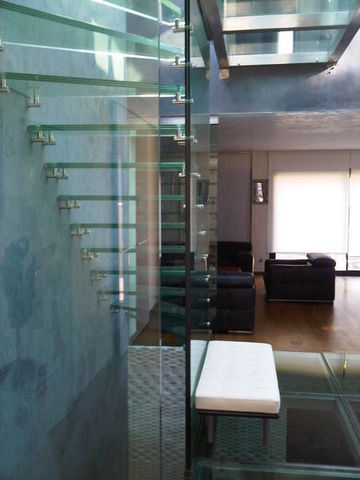 TRESCALINI - Escalier suspendu-TRESCALINI-Skystep : escalier deux quart tournant en verre