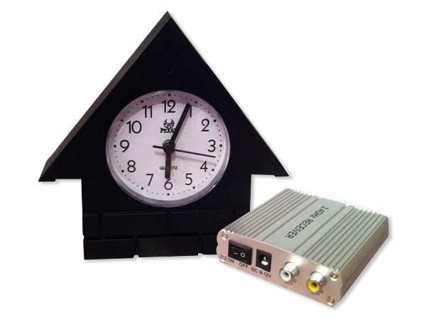 WHITE LABEL - Camera de surveillance-WHITE LABEL-Maisonnette horloge avec caméra et récepteur sans 