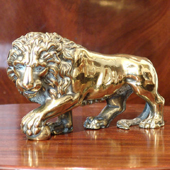 ANTHEMION - Statuette-ANTHEMION-Lion de Medicis posant la patte sur une balle