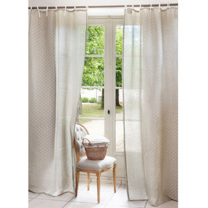  Knotted curtain