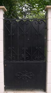  Entrance gate