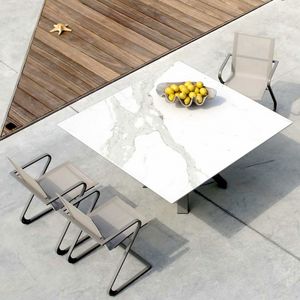 JOLI - centro - table carrée 130 cm - Garden Table