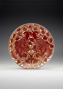 SYLVIA POWELL DECORATIVE ARTS - eagles ruby lustre dish - Serving Plate