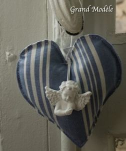 LE BEL AUJOURD'HUI -  - Decorative Hanging Cushion