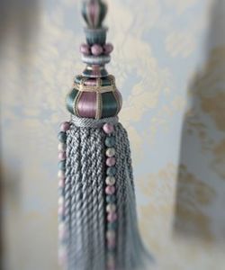 THE ROYAL COLLECTION -  - Tassel