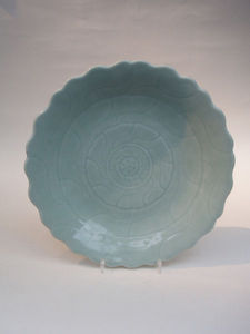 PAUL CHAMPKINS - chinese pale celadon minyao porcelain dish - Decorative Platter