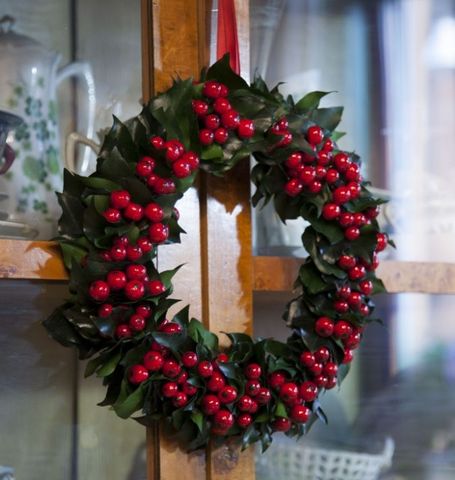 Rosemarie Schulz - Christmas Wreath-Rosemarie Schulz-Fruits rouges