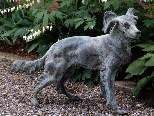 BARBARA ISRAEL GARDEN ANTIQUES - Escultura de animal-BARBARA ISRAEL GARDEN ANTIQUES-French Bronze Dog
